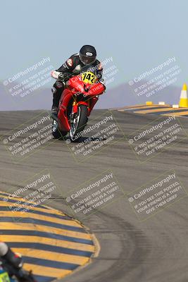 media/Oct-08-2023-CVMA (Sun) [[dbfe88ae3c]]/Race 3 Amateur Supersport Middleweight/